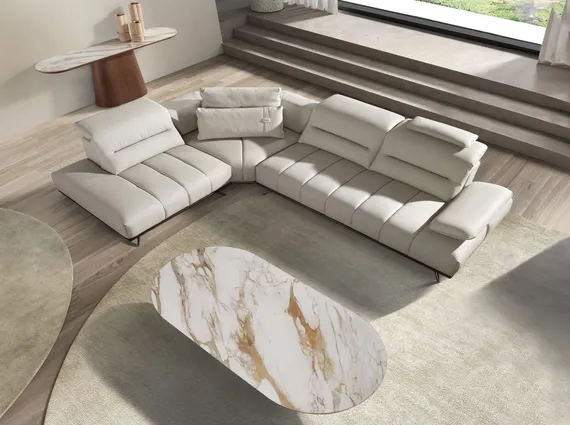 Угловой диван с левым шезлонгом 6243 из светло-серой кожи