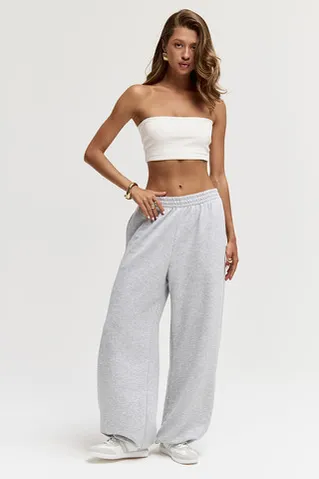 Широкие джоггеры без начеса цвета серый меланж