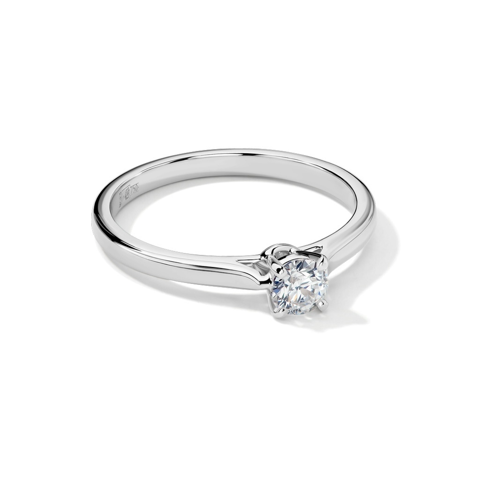 Золотое кольцо с бриллиантом 0,3 карат