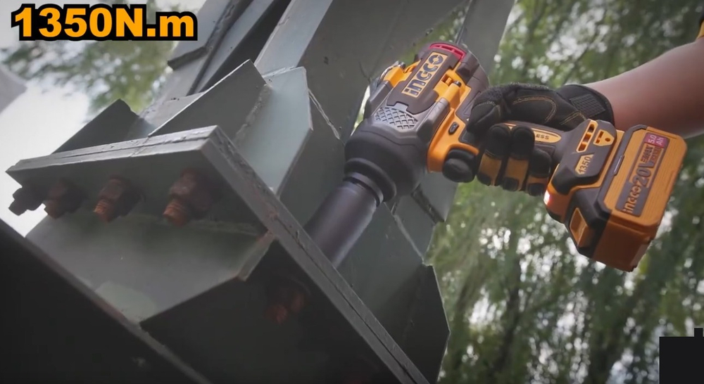 Аккумуляторный бесщёточный ударный гайковёрт INGCO CIWLI201351 INDUSTRIAL 20 В 1/2" 1350 Нм / 1900 Нм