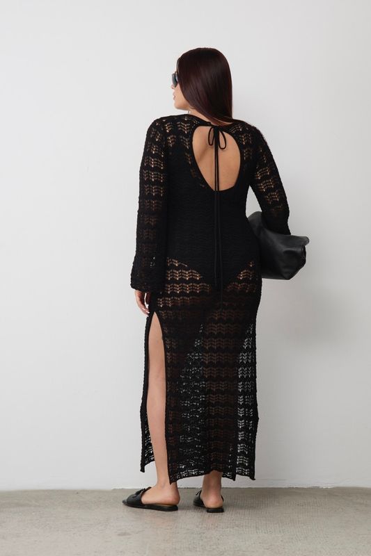 Платье вязаное ажурное с разрезами, черный