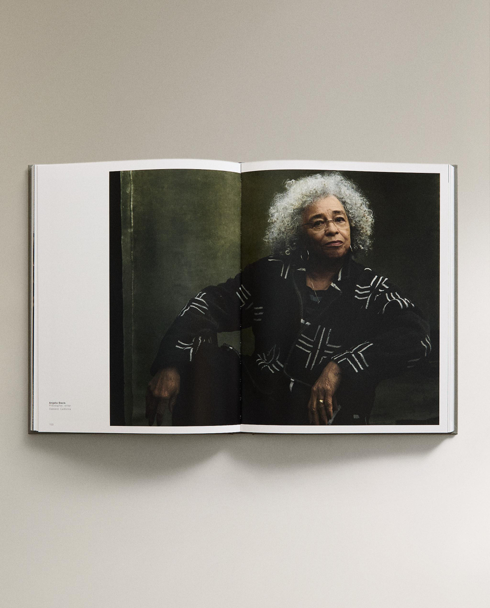 Annie Leibovitz: Women. Фотоальбом (на английском языке)