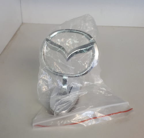 Mazda / Эмблема (знак) на капот "Mazda" (1 шт)