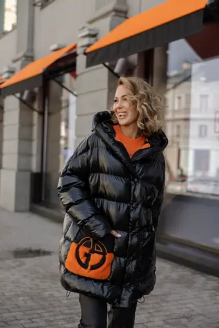 Куртка черная с рыжим мехом норки