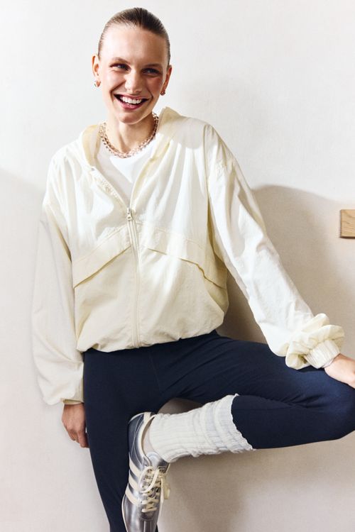 Олимпийка из нейлона 