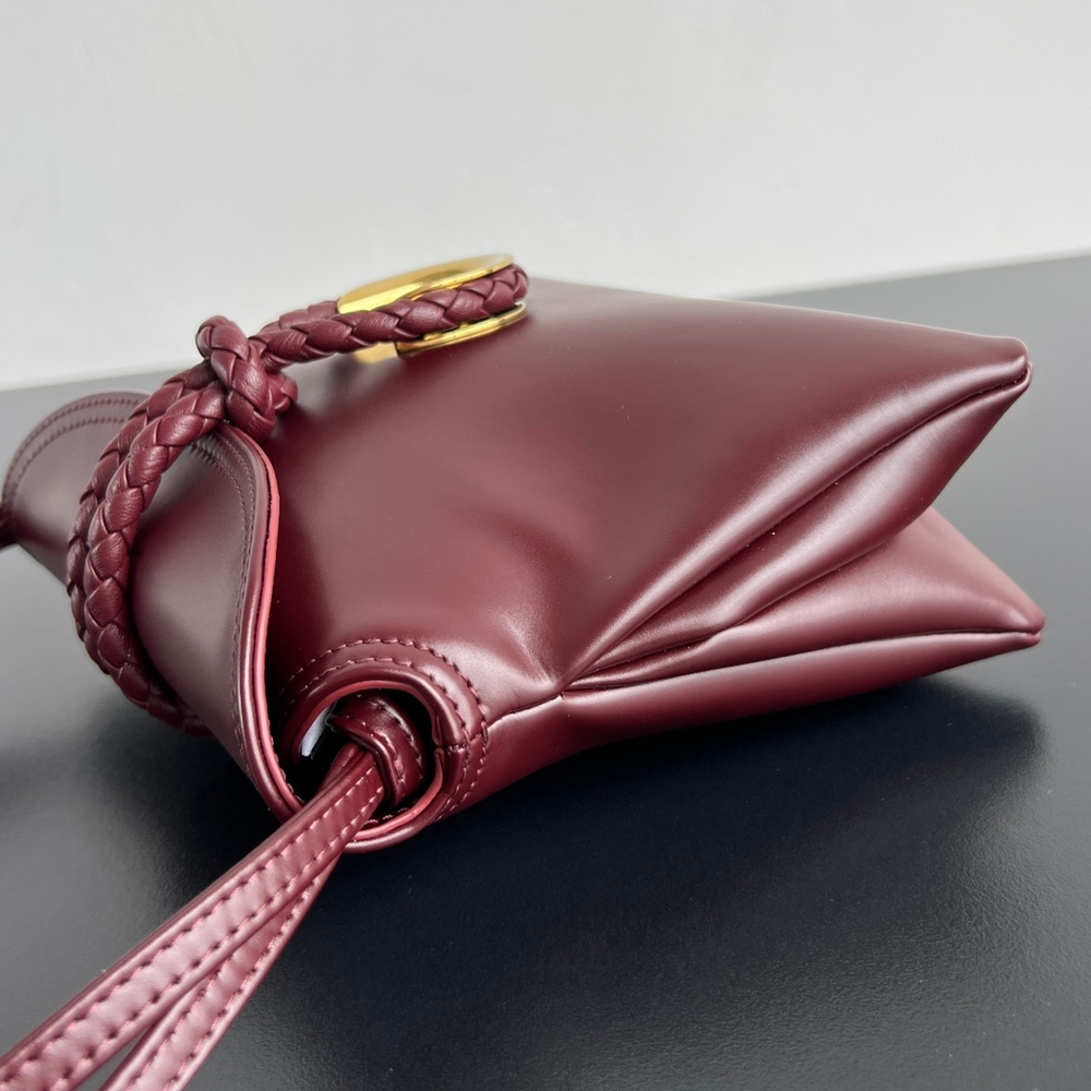Bottega Veneta Baby Liberta 24 cm