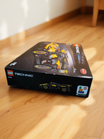 LEGO Technic 42151 «Болид Bugatti» — скоростной спорткар с деталями