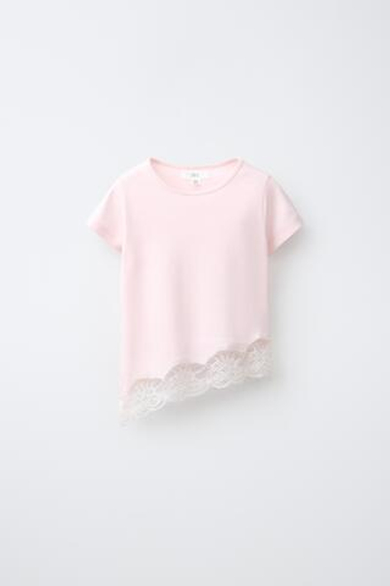 ZARA ОДНОТОННАЯ ФУТБОЛКА С КРУЖЕВНОЙ ОТДЕЛКОЙ, ПАСТЕЛЬНО-РОЗОВЫЙ
