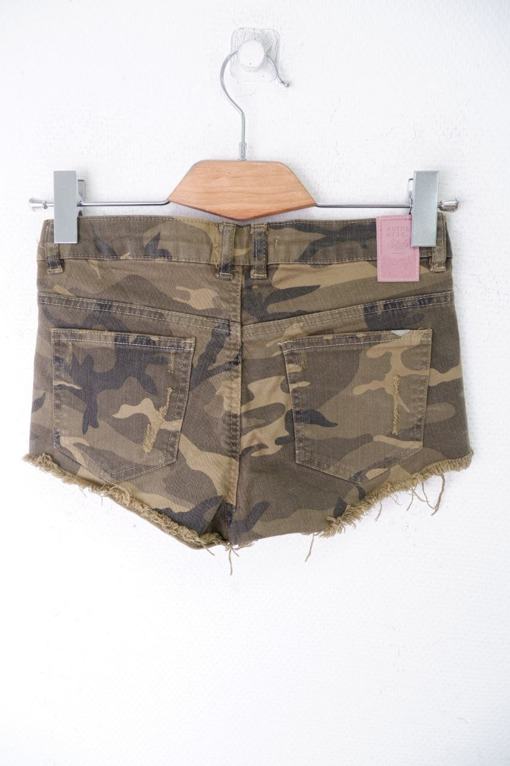 Шорты Bershka "хаки" 42 размер