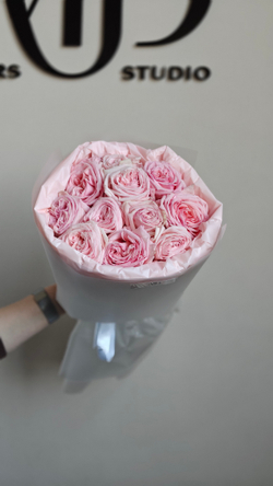 Нежный букет с пионовидной розой Пинк О'Хара