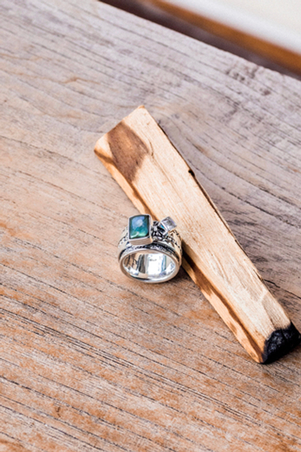 Кольцо «Мозаик» раф прямоугольный с лабрадоритом и ромбом белый циркон с чернением