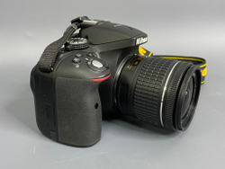 Nikon D5300 kit AF-P DX 18-55mm 3.5-5.6G VR 300 кадров