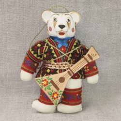 Ёлочная игрушка Медвежонок Музыкант с балалайкой