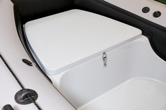 Надувная лодка RIB RiverBoats RB-380 со встроенным рундуком