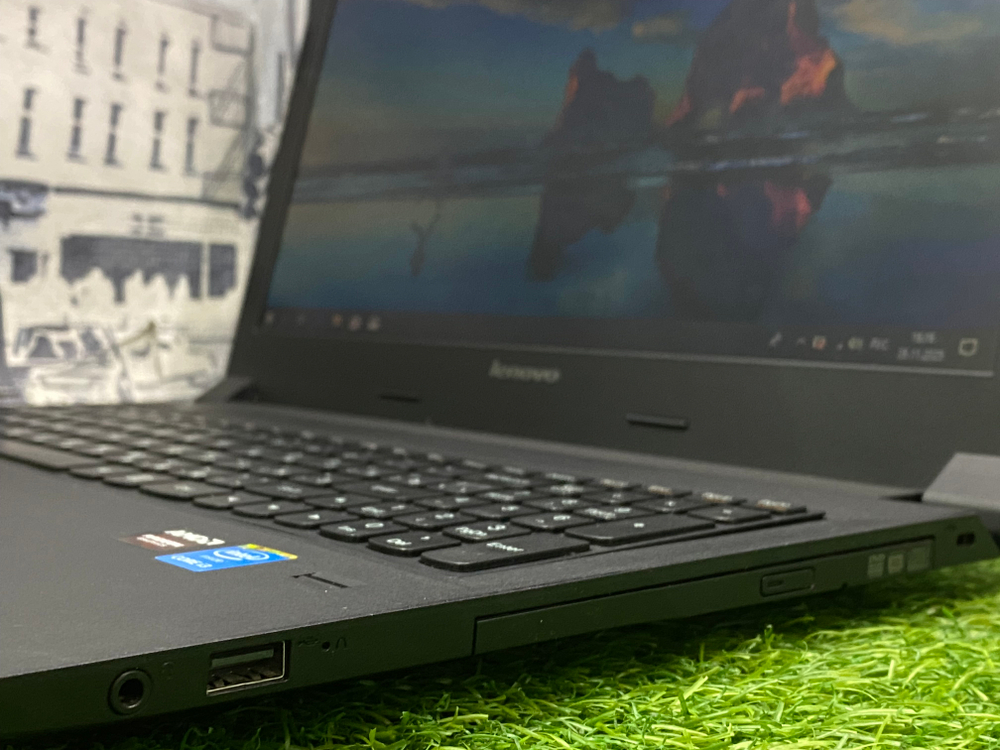 Ноутбук Lenovo 15' i3 4030U/Radeon R5 2GB/4GB/500GB/ IdeaPad B5070[59420439]/Windows 10