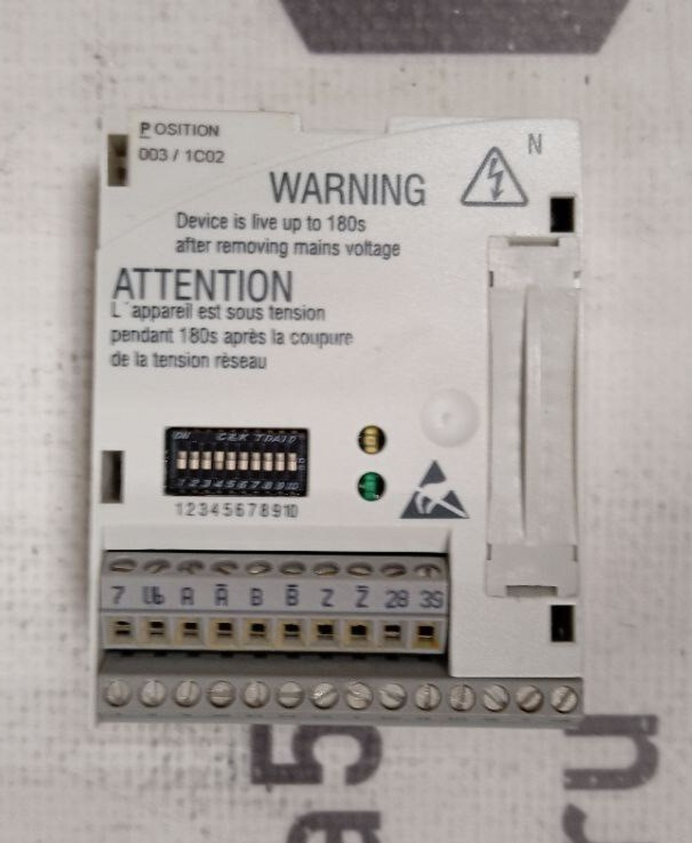 Lenze E82ZAFN003 с хранения