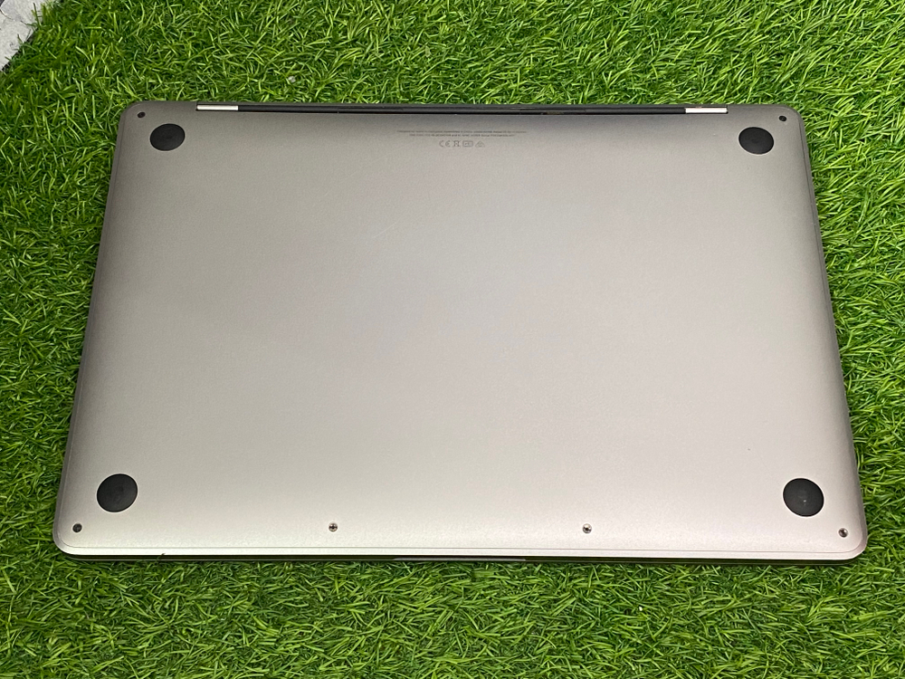 Macbook pro 13 2019 128/8/667