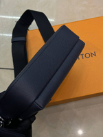Сумка-мессенджер Louis Vuitton