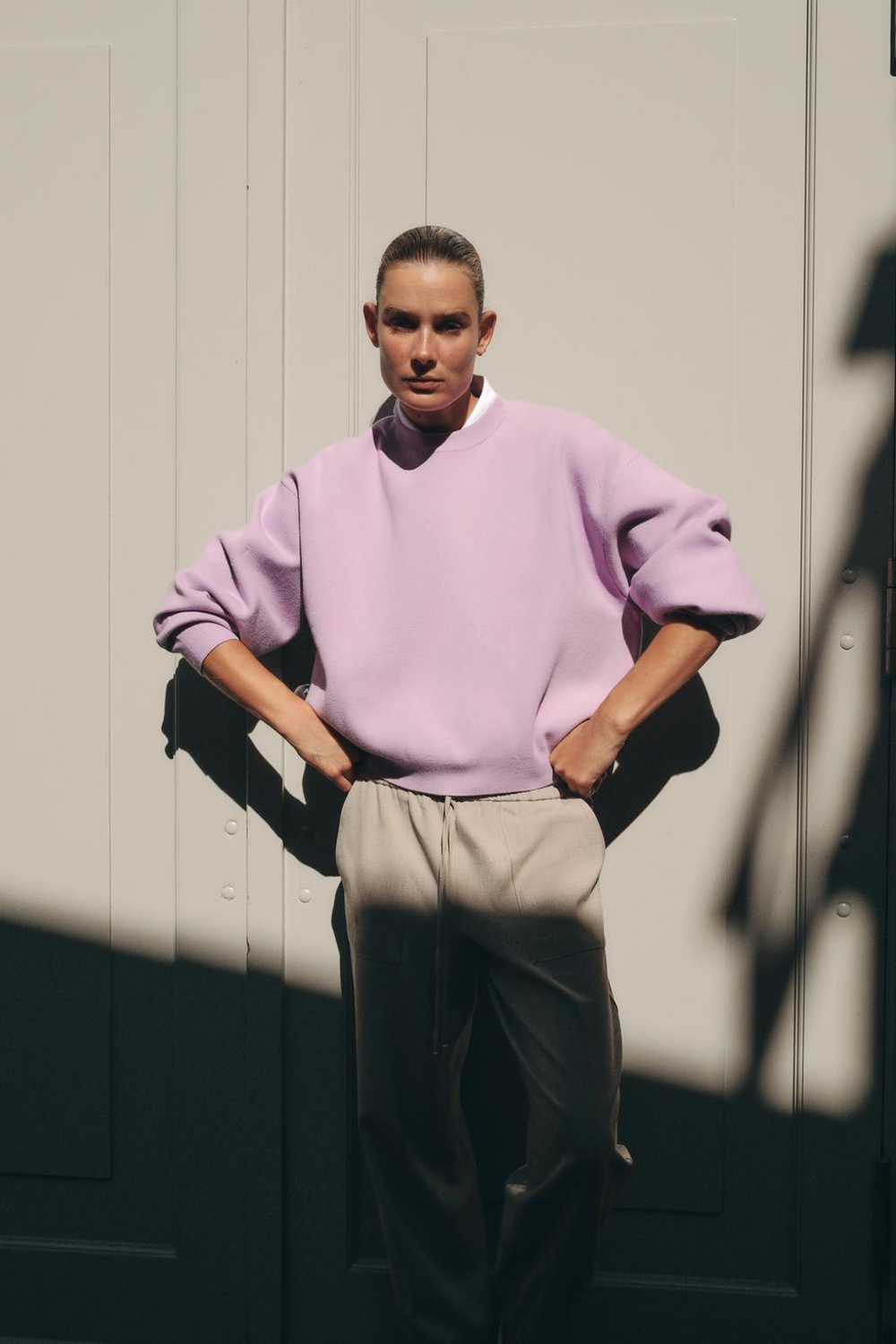 ZARA ТРИКОТАЖНАЯ ТОЛСТОВКА В РУБЧИК, СИРЕНЕВЫЙ