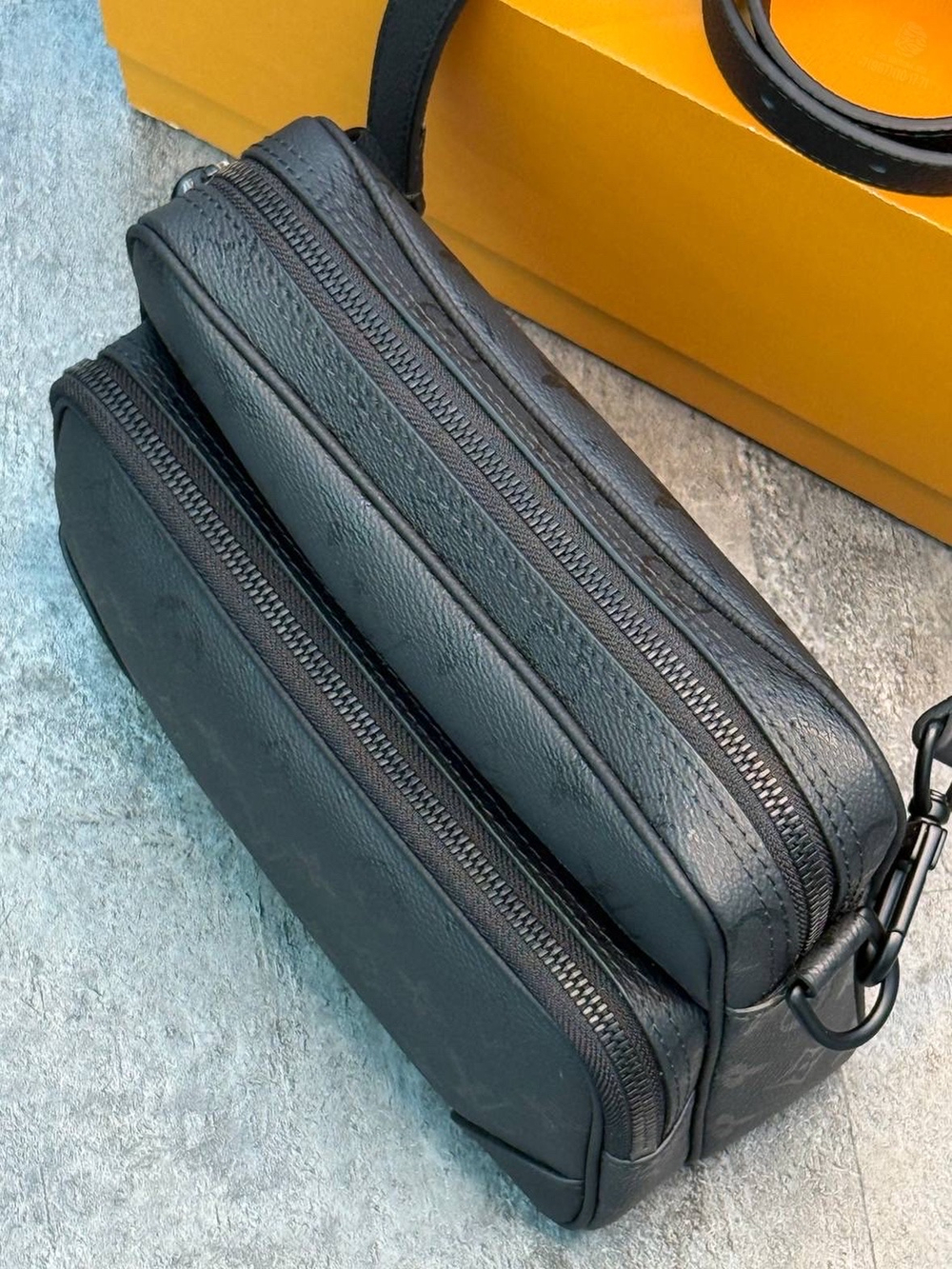 Сумка через плечо Louis Vuitton Nil G72