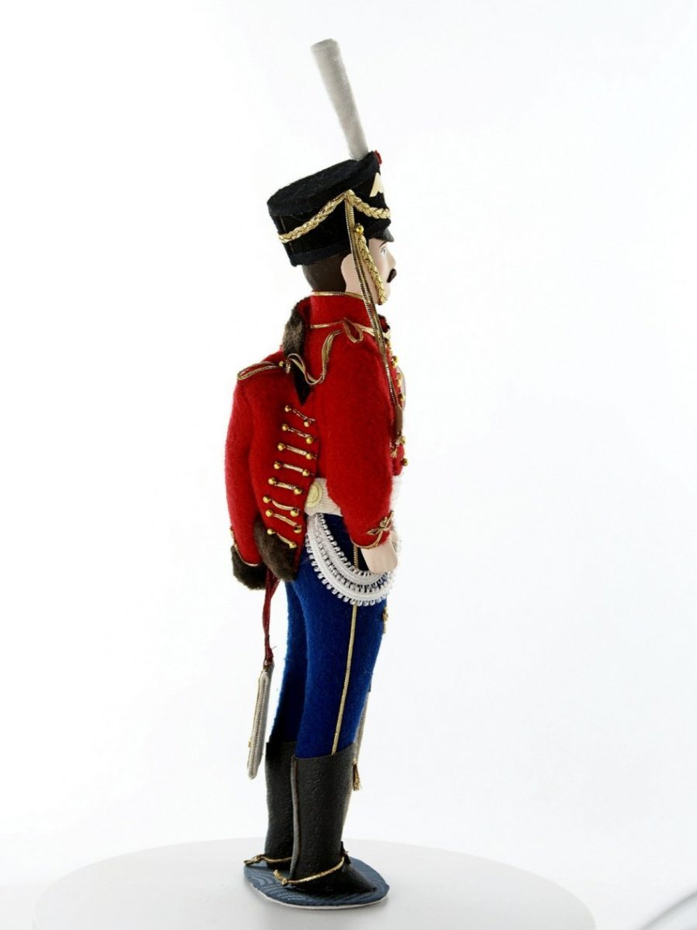 Кукла фарфоровая Гусар в мундире лейб-гвардии гусарского полка 1812 г. Россия