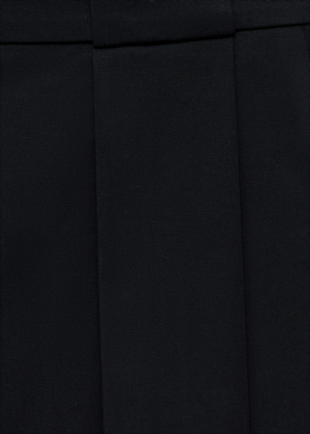 Костюмные шорты с защипами