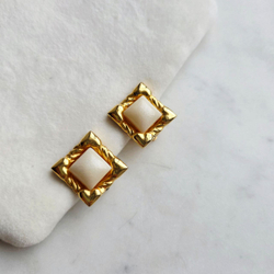 Клипсы Escada с молочной серединкой