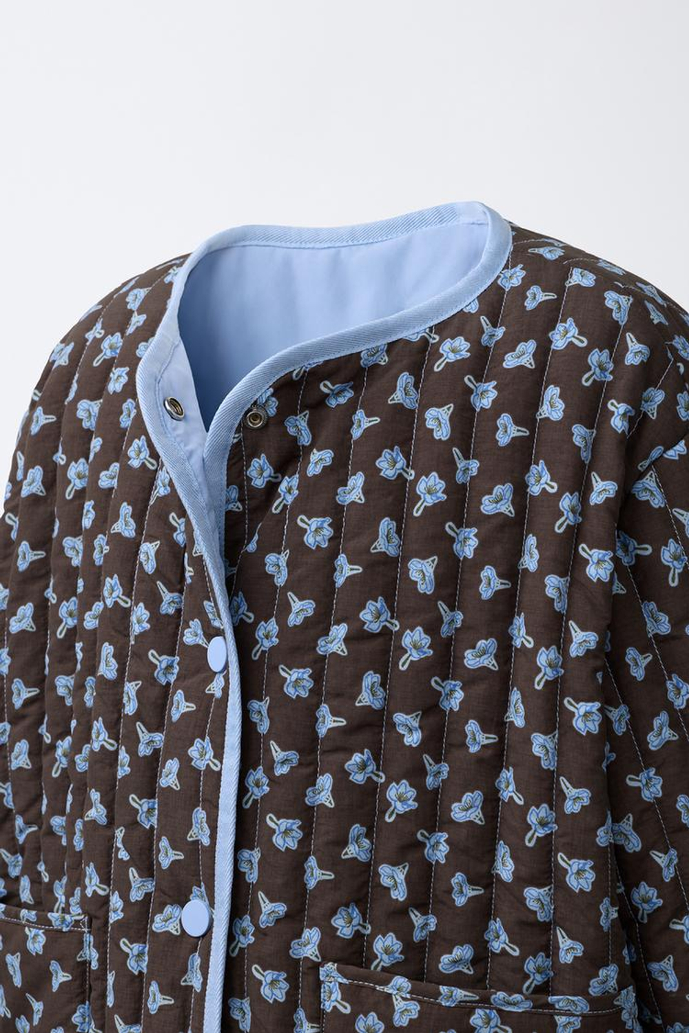 ZARA СТЕГАНАЯ КУРТКА С ЦВЕТОЧНЫМ ПРИНТОМ, КОРИЧНЕВЫЙ