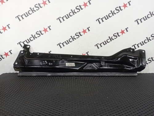 Усилитель двери правой 2020г