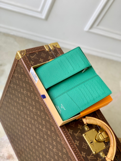 Louis Vuitton Brazza Wallet