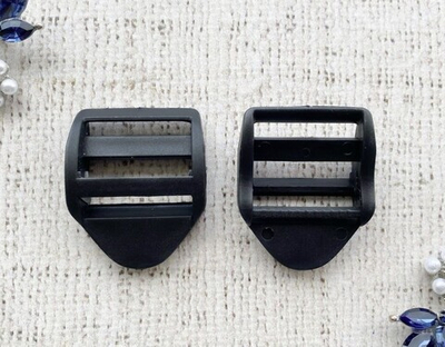 Пряжка трёхщелевая усиленная РОМ пластик, 3,8 см, 9,6 гр, чёрный