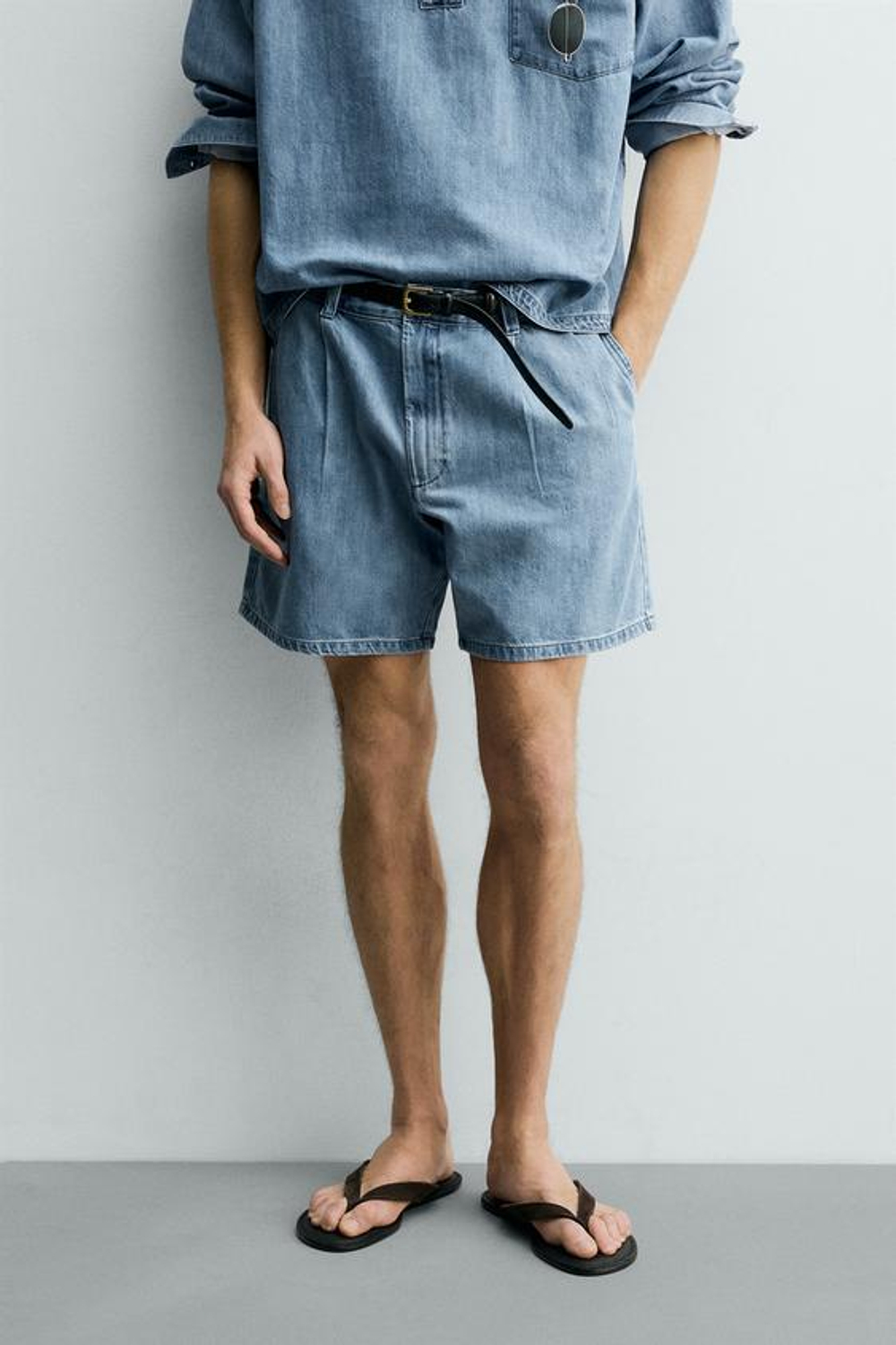 ZARA ШОРТЫ RELAXED FIT СО СКЛАДКАМИ, ГОЛУБОЙ