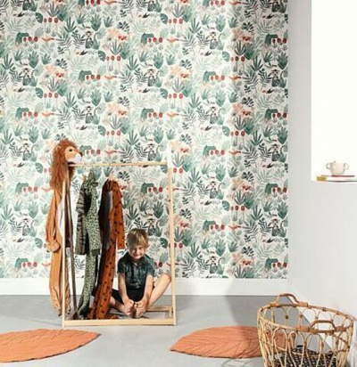 Обои для детской комнаты животные и ветки деревьев HAP003