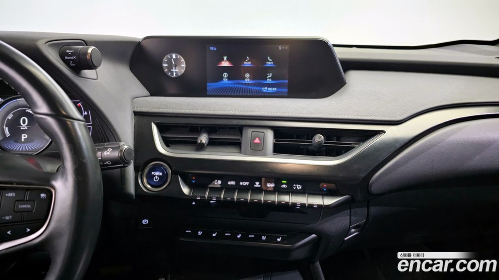 Lexus UX250h 2.0 2WD (08.2019)