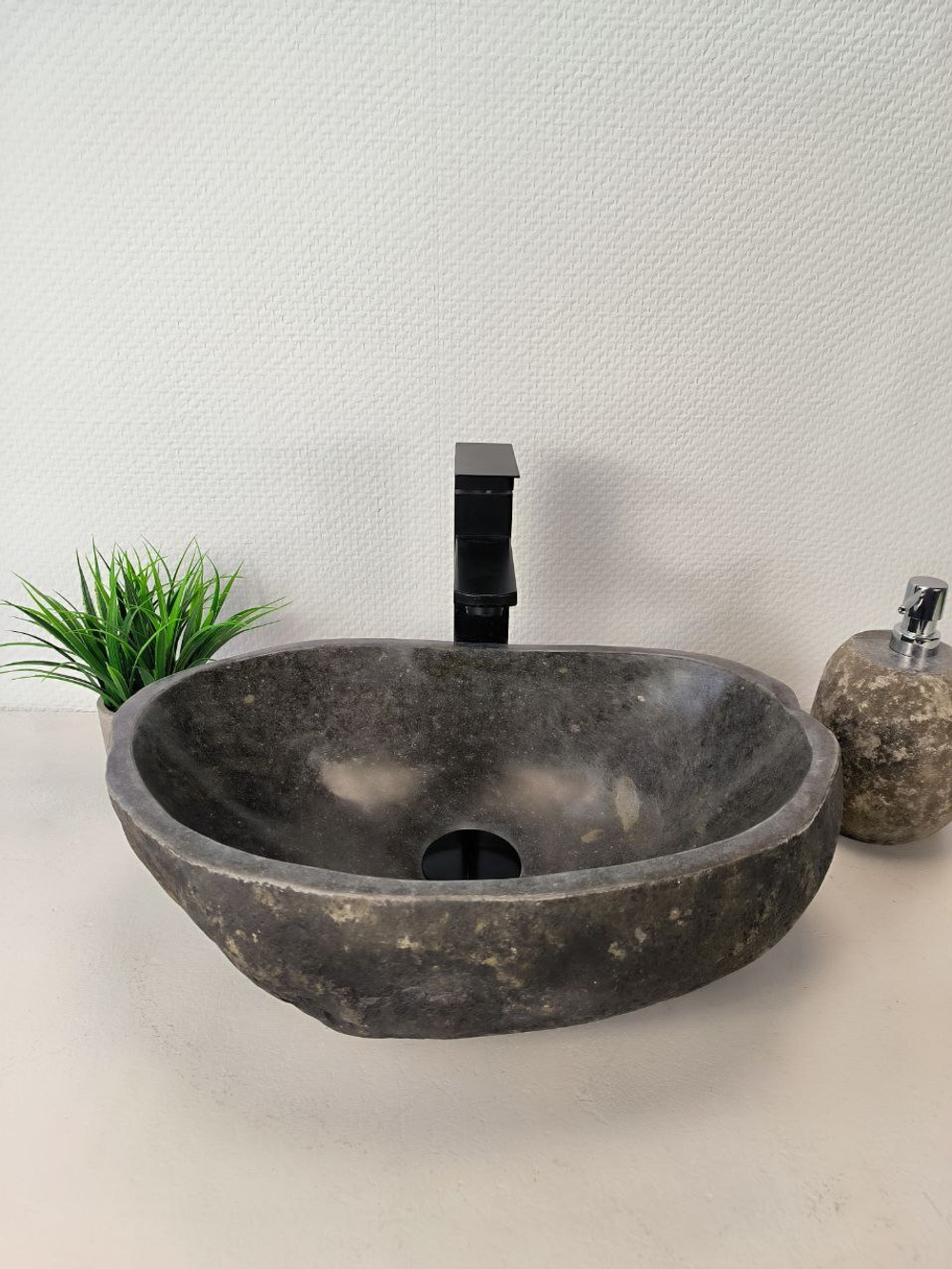 Раковина из речного камня RS-66001 46х30х15 из натурального камня