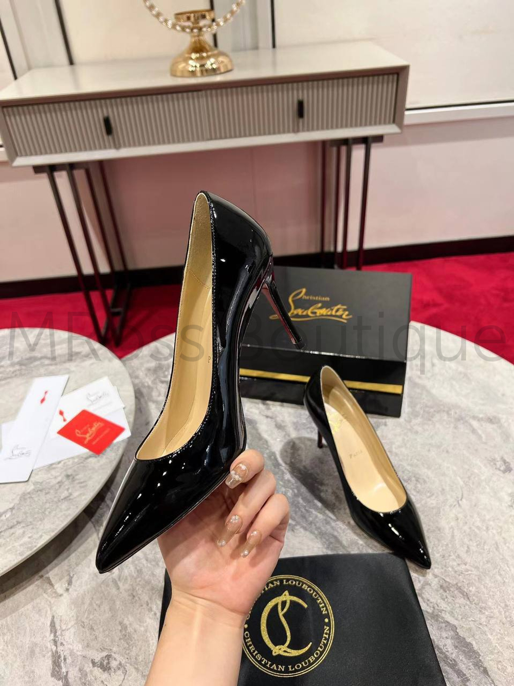 Черные туфли лодочки Louboutin на каблуке