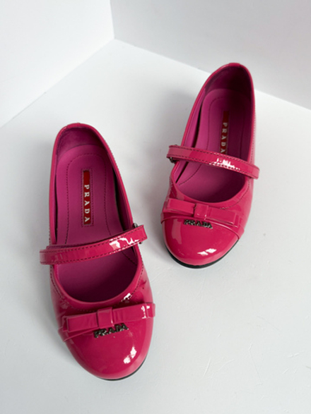 Лаковые туфли Prada, 28