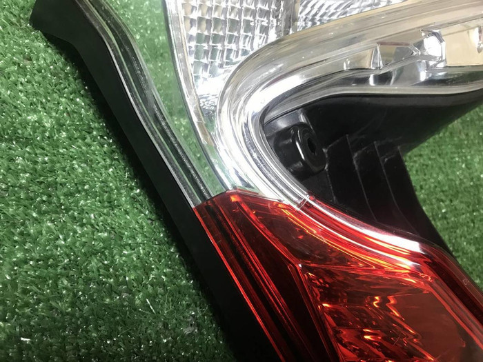 Фонарь левый внутренний Toyota C-HR 1 (2019-2023)