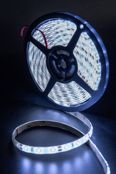 Светодиодная влагозащищенная лента SWG 4,8W/m 60LED/m 2835SMD холодный белый 5M 001682