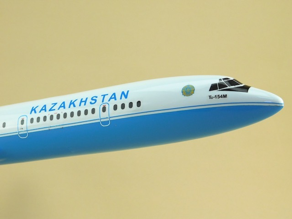 Модель самолета Ту-154М (М1:100, KAZAKHSTAN)