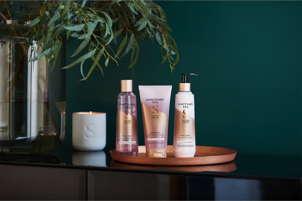 Sanctuary Spa Lily & Rose - освежающий гель для душа с увлажняющим эффектом /   250  ml  / GTIN 5031550000986