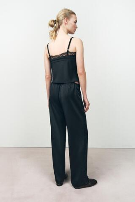 ZARA АТЛАСНЫЕ БРЮКИ С КРУЖЕВОМ, ЧЕРНЫЙ