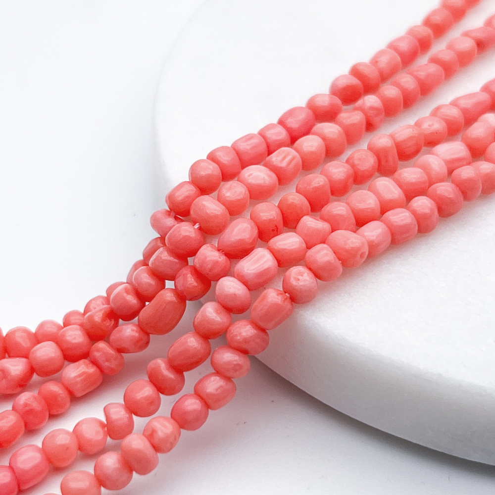 Коралл фриформ (тонированный), размер около 4-4,3 мм, цена за отрезок 19 см (1/2 нити)