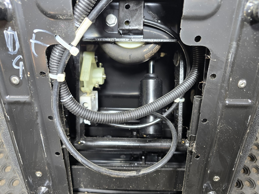 Сиденье пассажирское пневматическое 2023г.