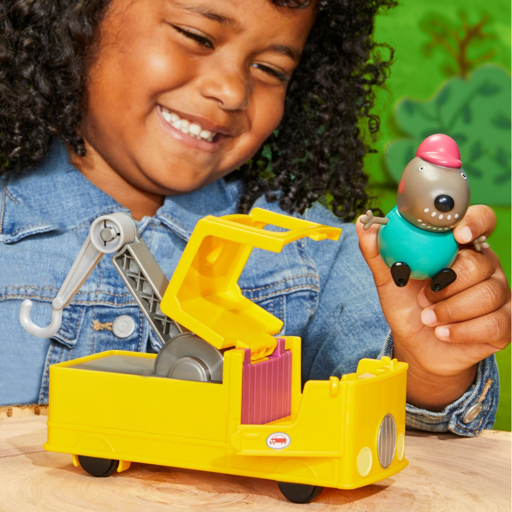 Hasbro Świnka Peppa - Грузовик Дедушки Пса с буксирным крюком F9519