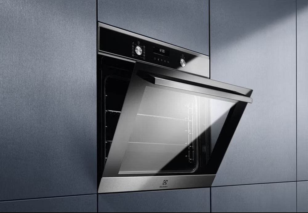 Встраиваемый электрический духовой шкаф Electrolux EOD6P66WX