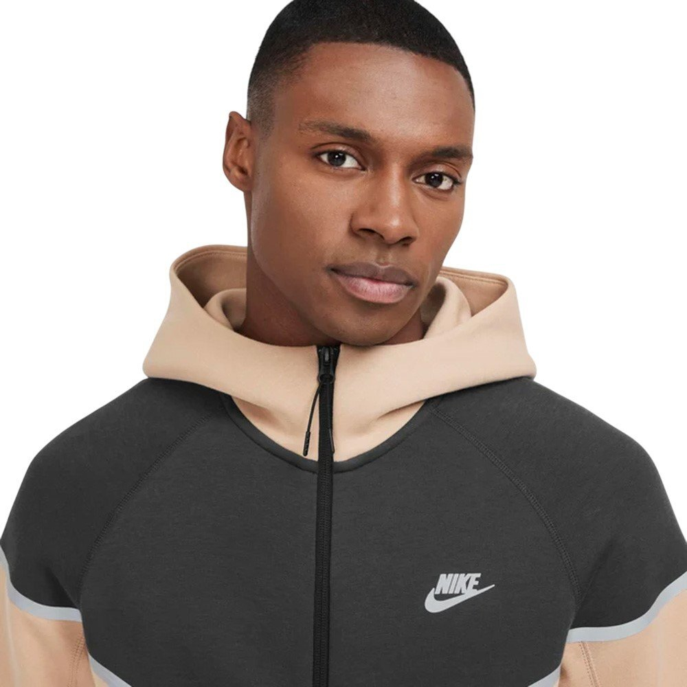 Баскетбольная куртка Nike Tech Windrunner Jacket Beige