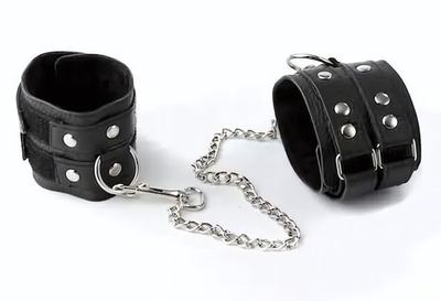 Чёрные кожаные оковы (Цвет: черный)