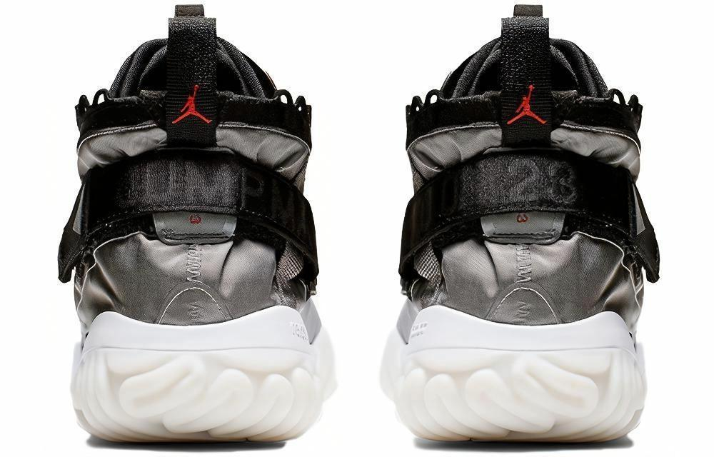 Кроссовки Air Jordan Proto React Metallic Silver