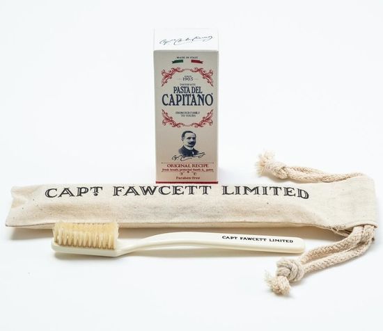 Зубная щетка Captain Fawcett Toothbrush с натуральной щетиной